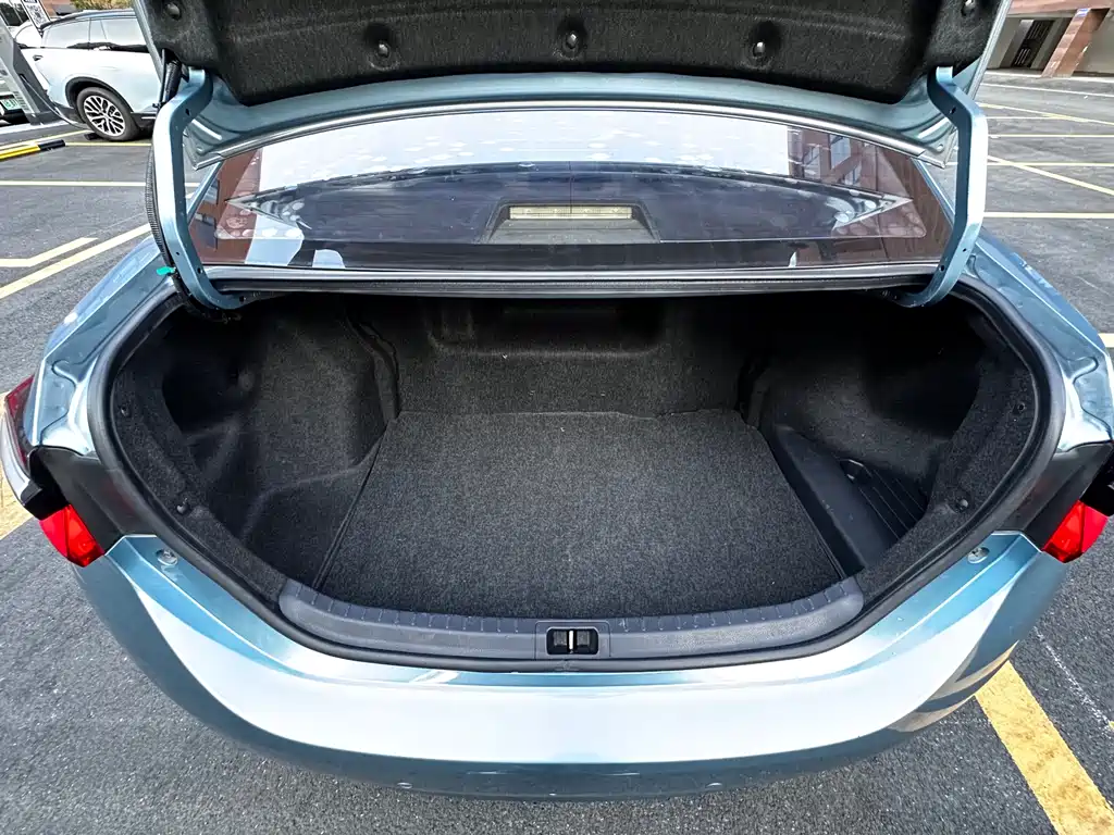 Toyota Corolla 2015 — фото 29