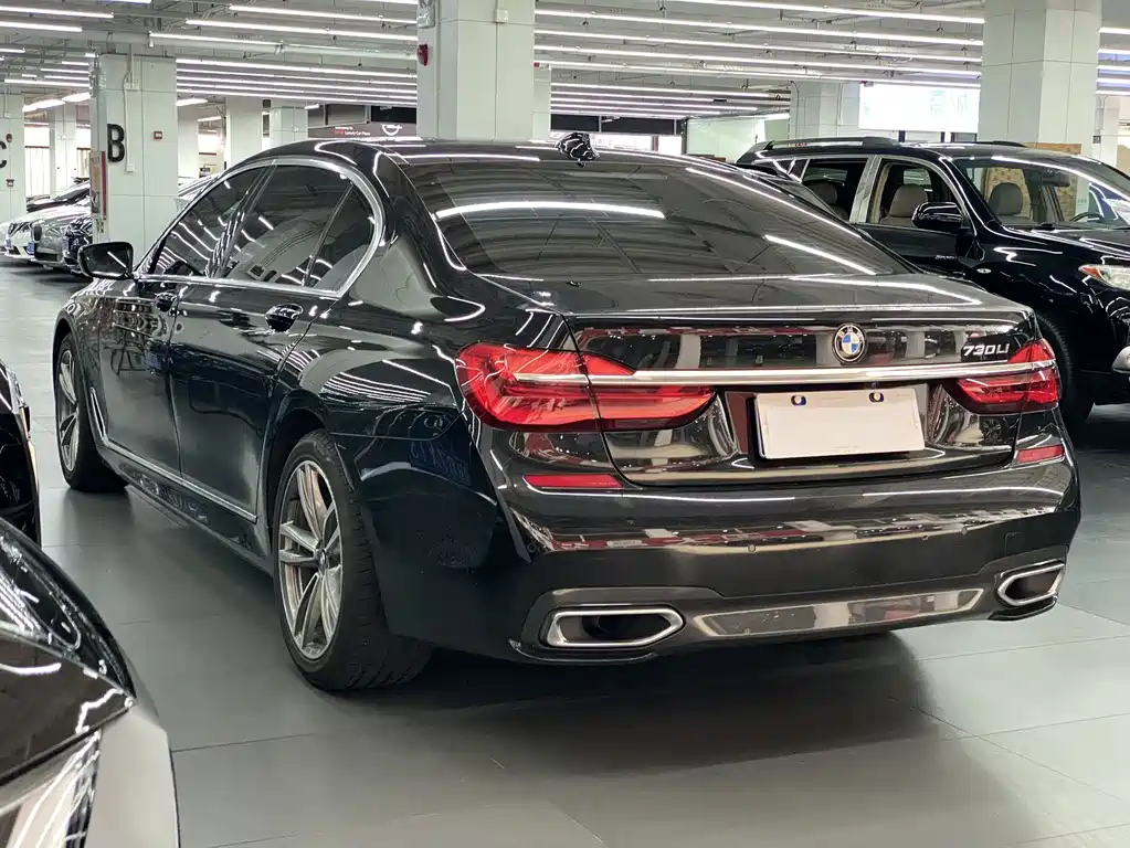 BMW 7 Series 2018 — фото 2
