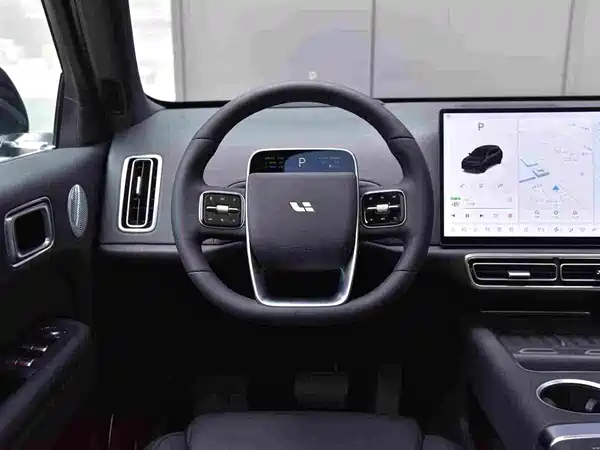 Li Auto L6 2025
