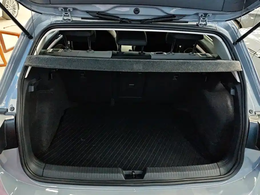 Volkswagen Golf 2025