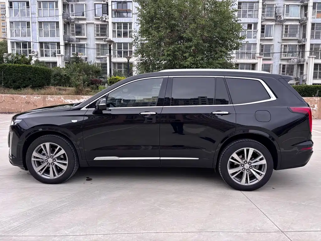 Cadillac XT6 2021 — фото 8