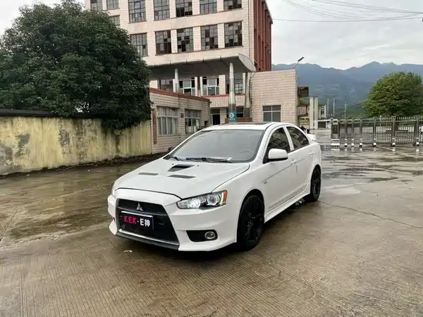 Mitsubishi Lancer EX 2013