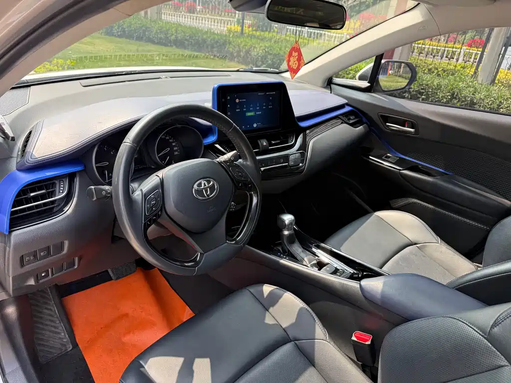 Toyota C-HR 2022 — фото 13