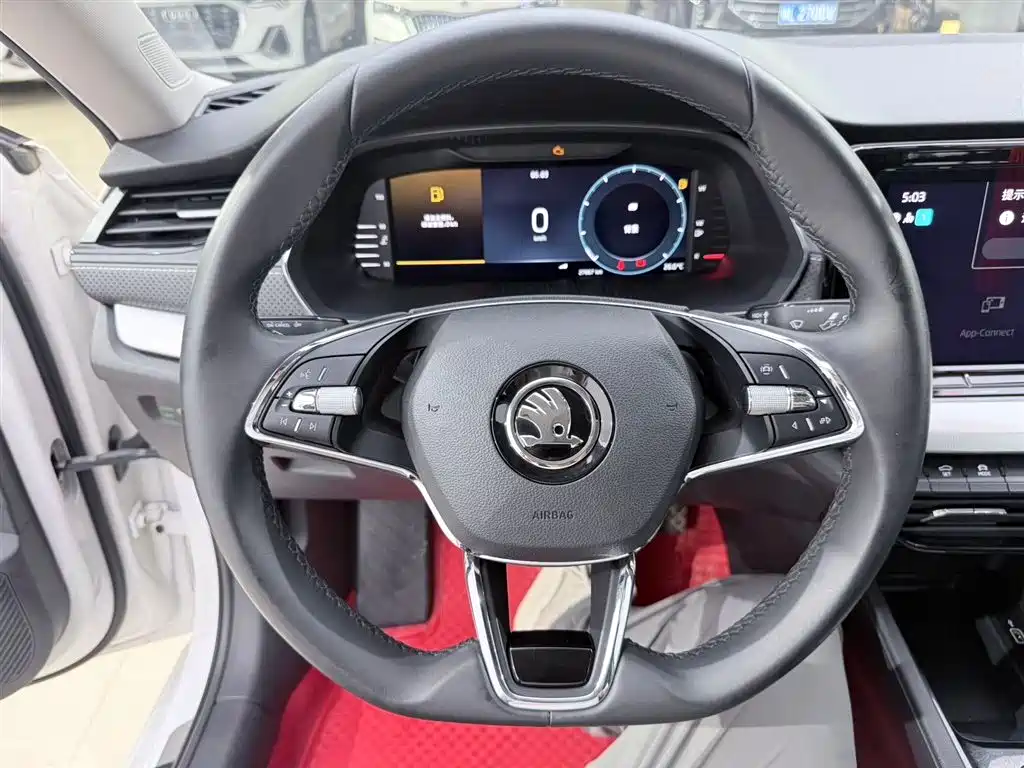 Skoda Octavia 2023 — фото 11