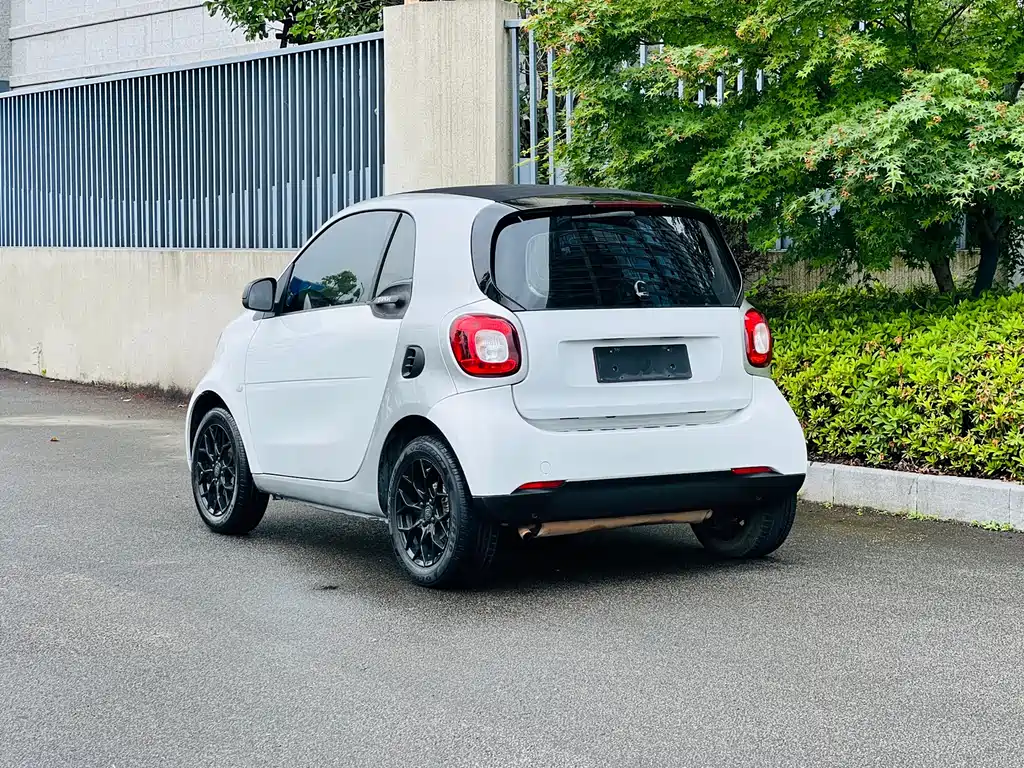 smart fortwo 2018 — фото 4