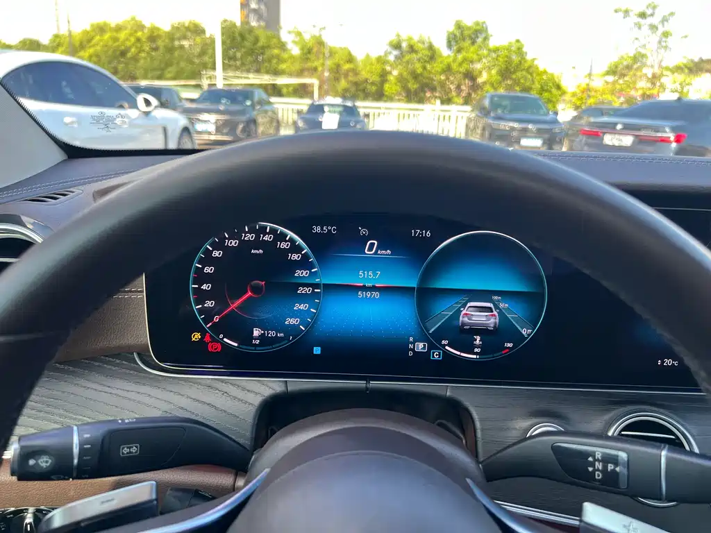 Mercedes-Benz E-Class 2022 — фото 14