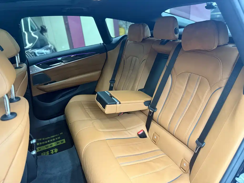 BMW 6 Series GT 2019 — фото 25