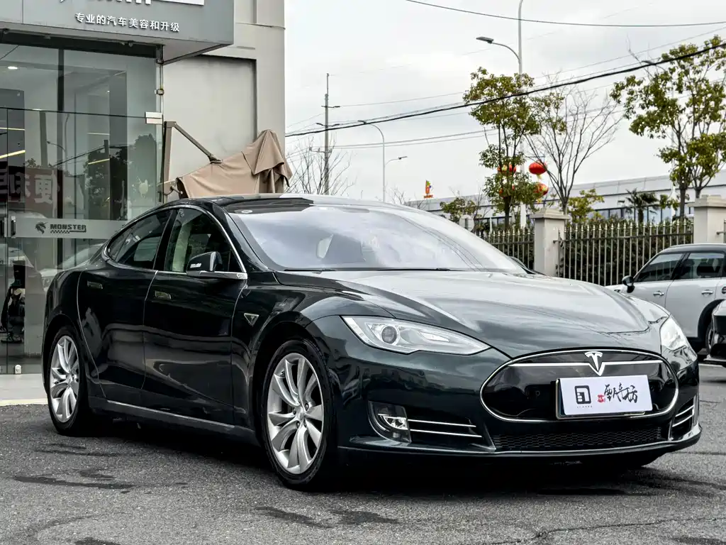 Tesla Model S 2015 — фото 4