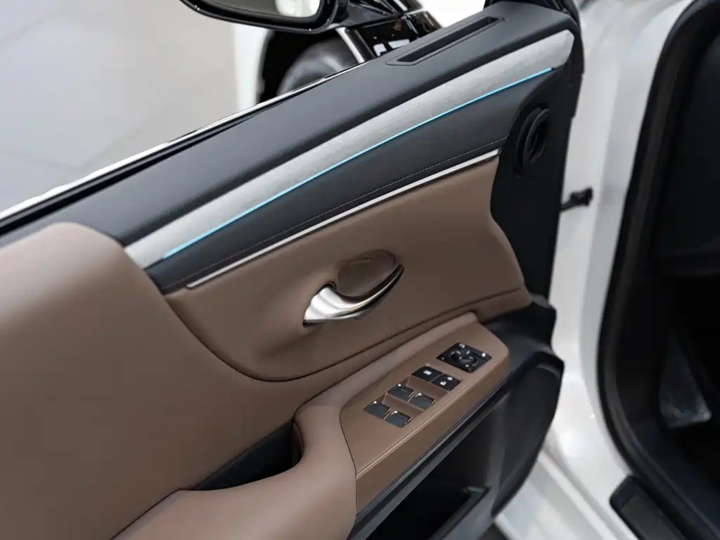 Lexus ES 2025 — фото 18