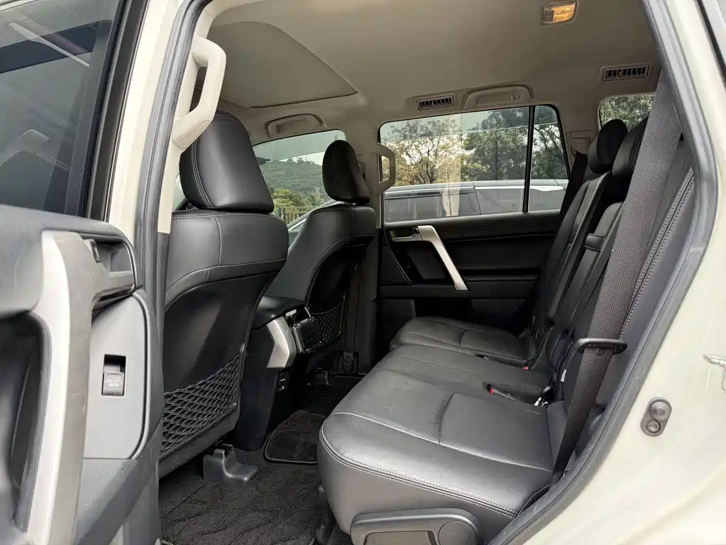 Toyota Prado 2019 — фото 10