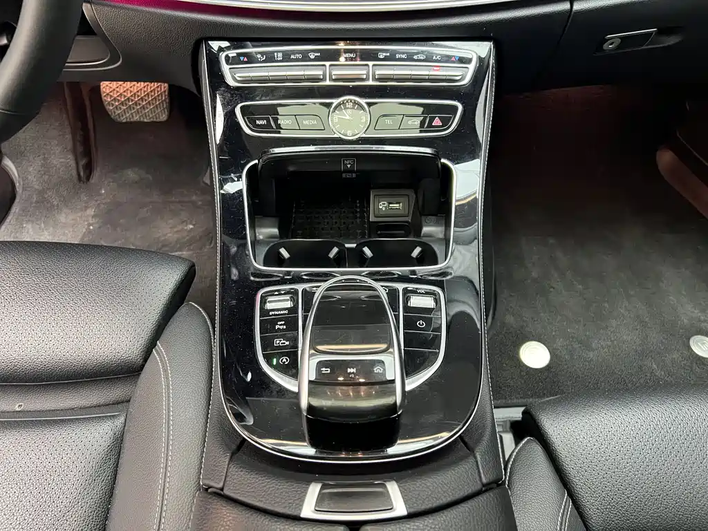 Mercedes-Benz E-Class 2017 — фото 15