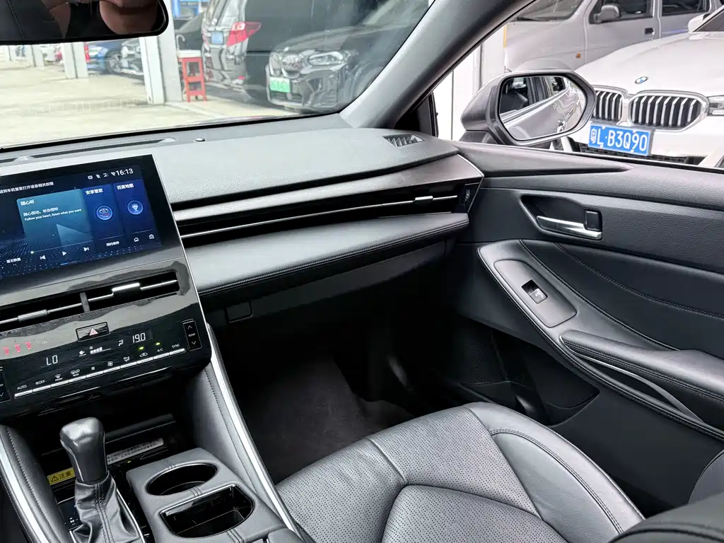 Toyota Avalon 2023 — фото 15