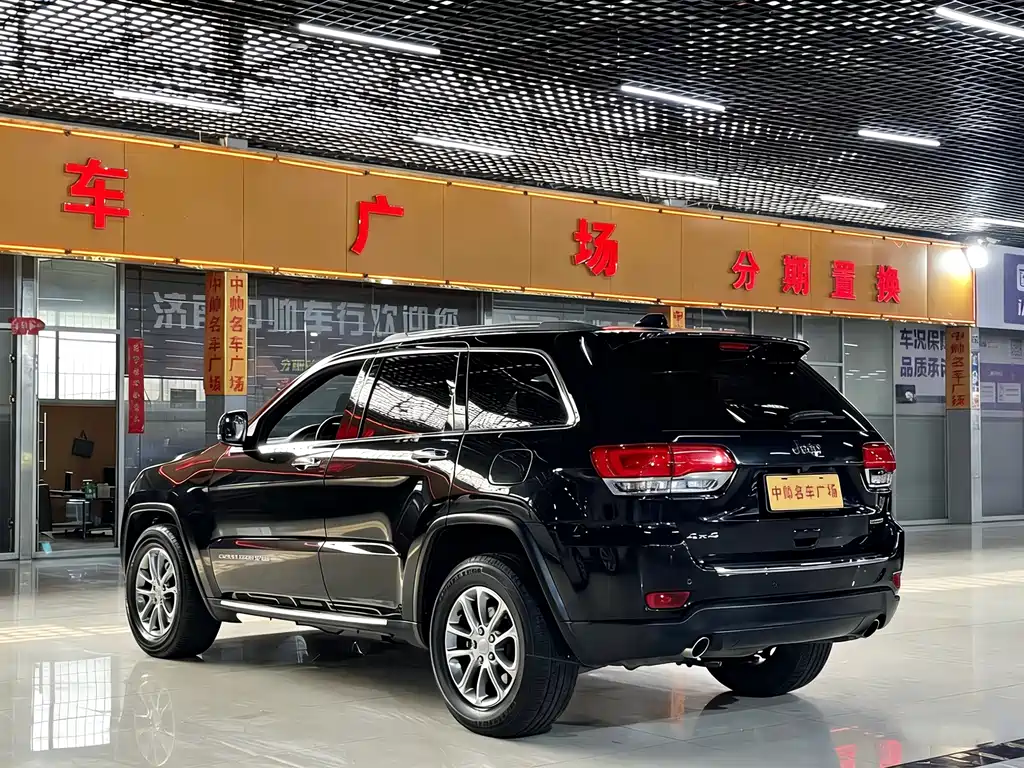 Jeep Grand Cherokee 2015 — фото 6