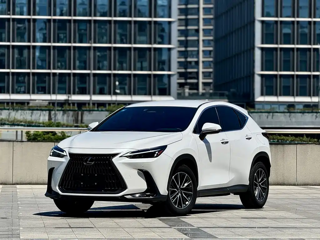 Lexus NX 2023 — фото 1