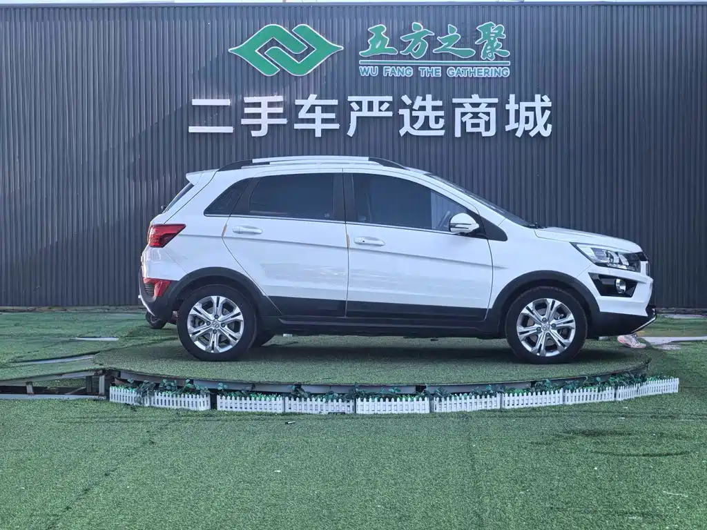 BAIC New Energy EX 2018 — фото 4