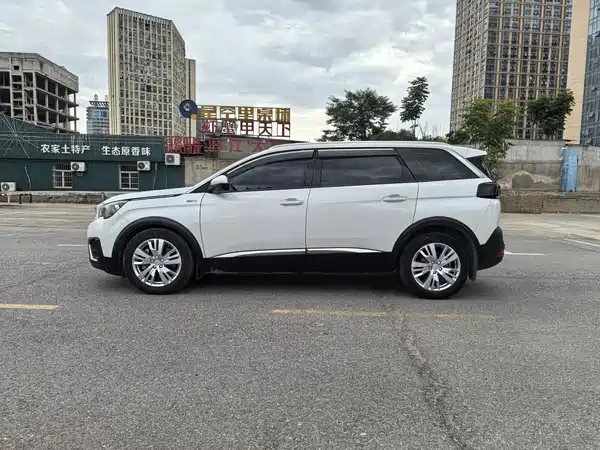 Peugeot 5008 2017