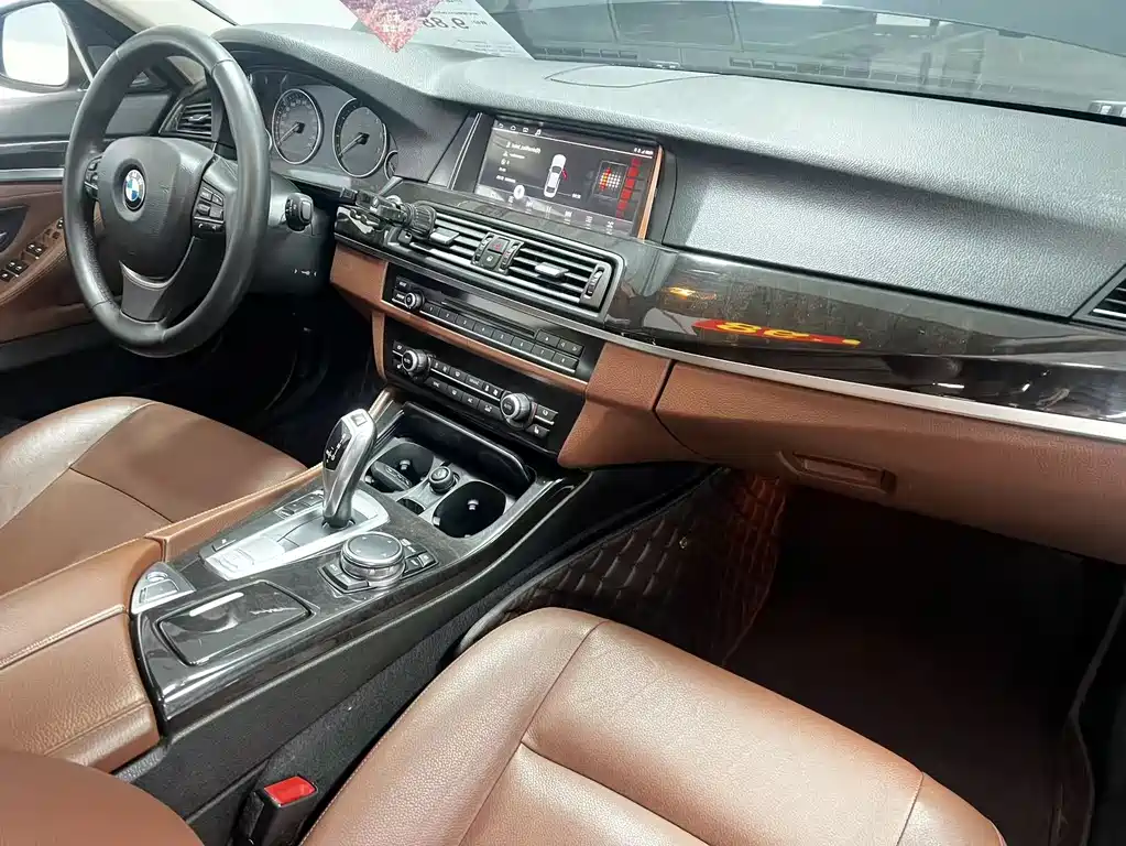 BMW 5 Series 2014 — фото 9