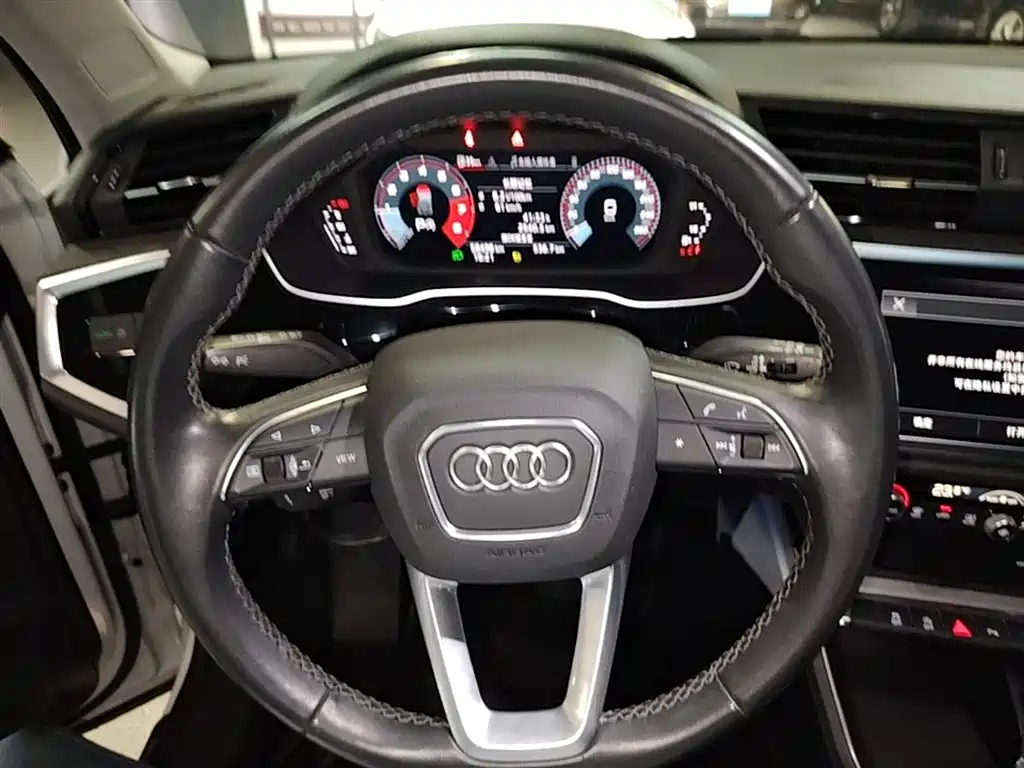 Audi Q3 2022 — фото 11