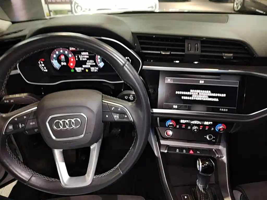 Audi Q3 2022 — фото 10