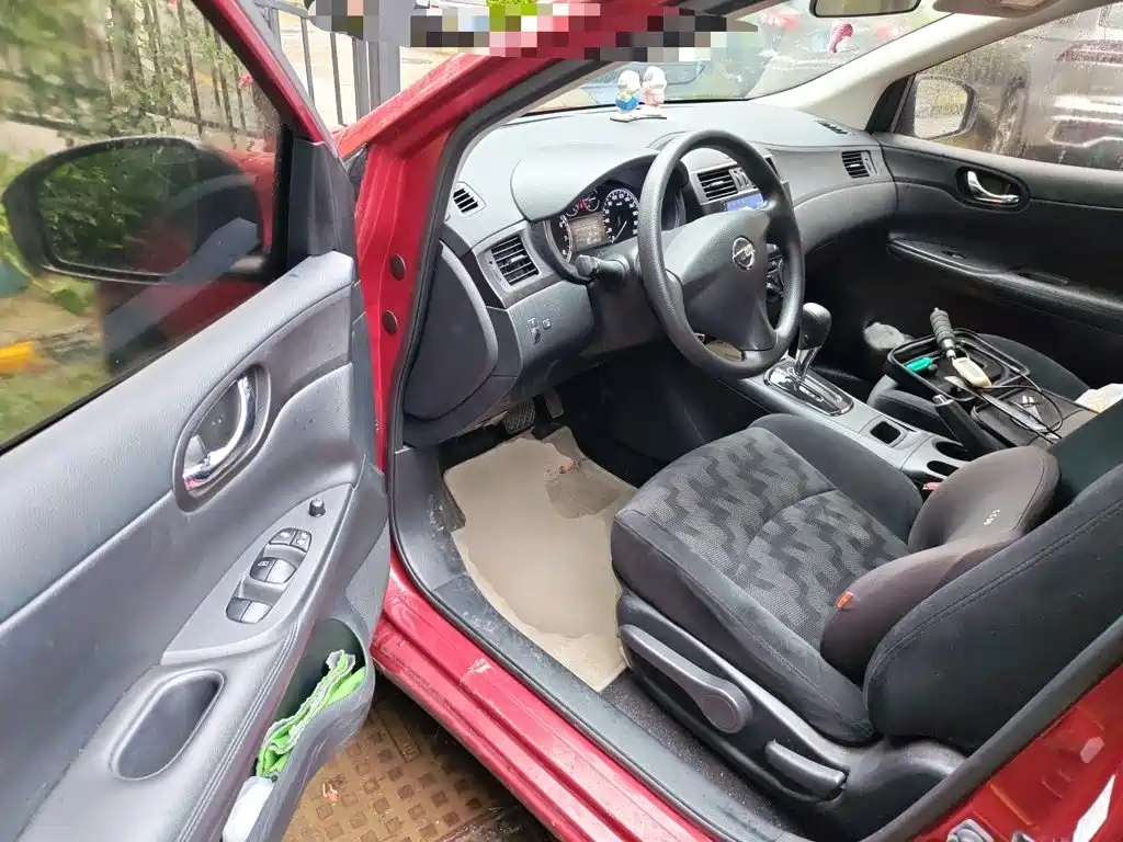 Nissan Tiida 2015 — фото 13