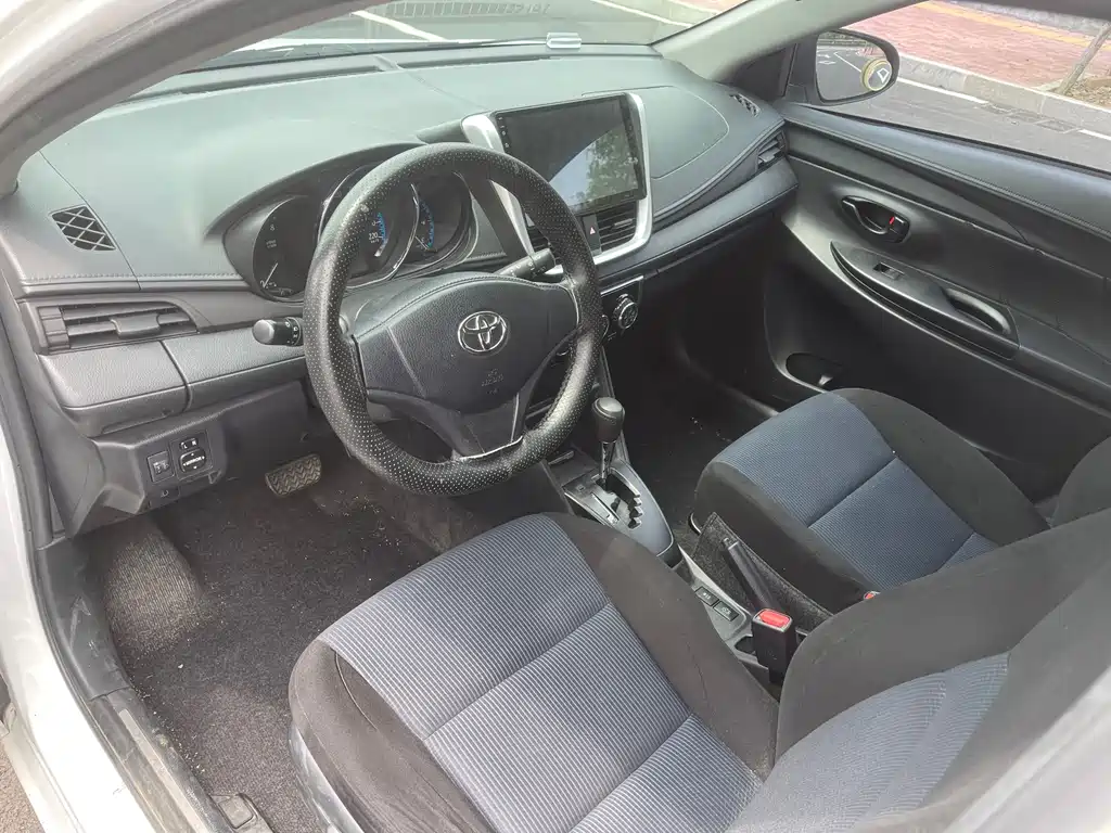 Toyota Yaris L 2019