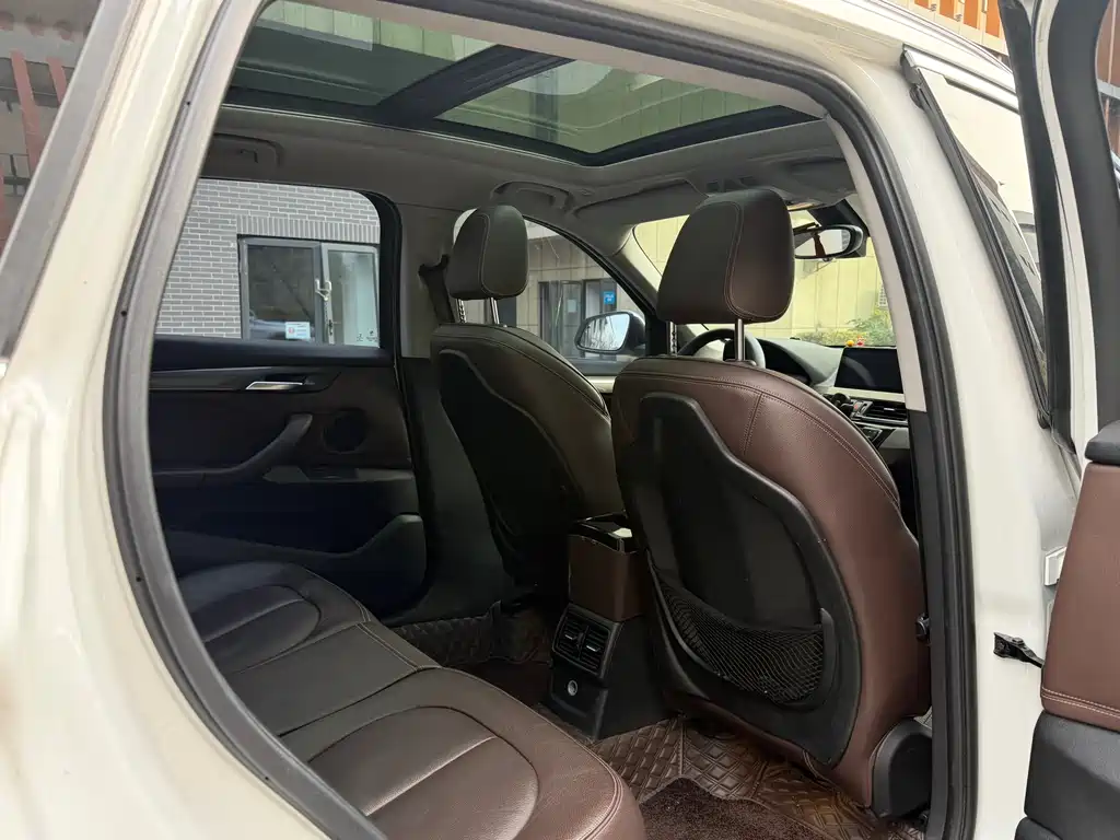 BMW X1 2018 — фото 10