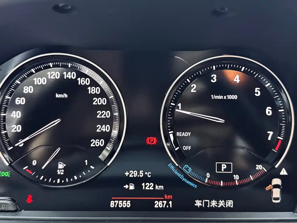 BMW 1 Series 2019 — фото 18