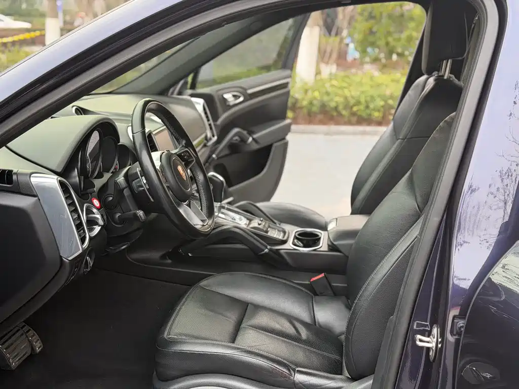 Porsche Cayenne 2016 — фото 10