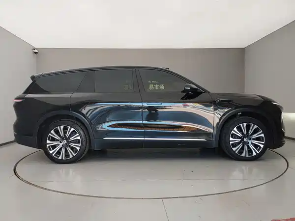 NIO ES8 2023