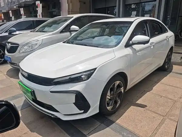 Geely Emgrand L Hip 2024