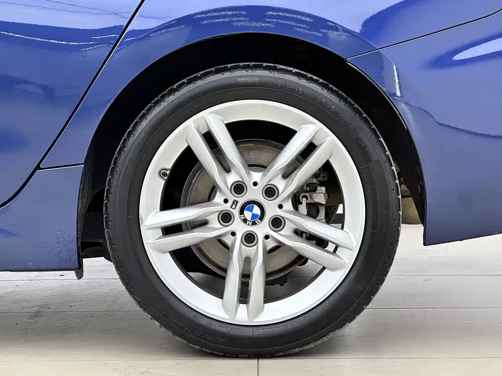 BMW 1 Series 2021 — фото 14
