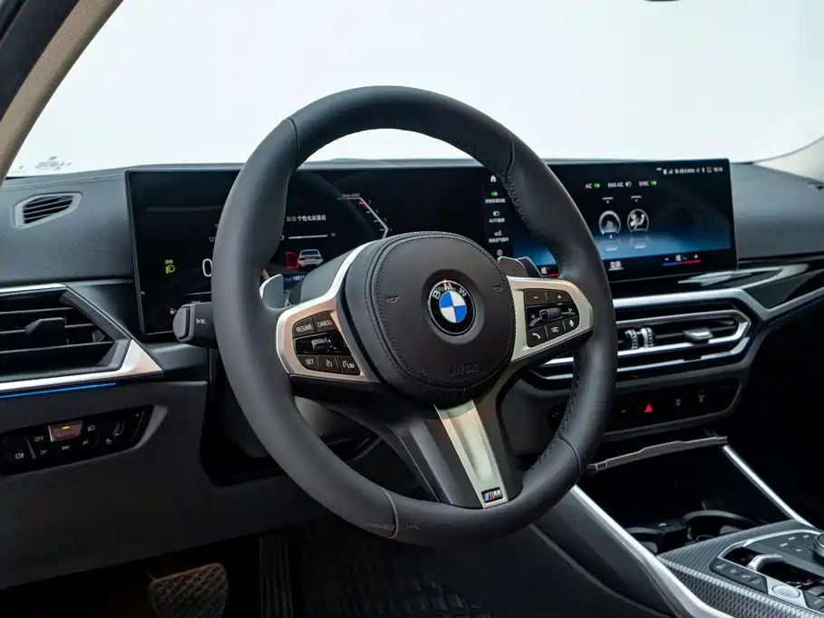 BMW 3 Series 2023 — фото 10
