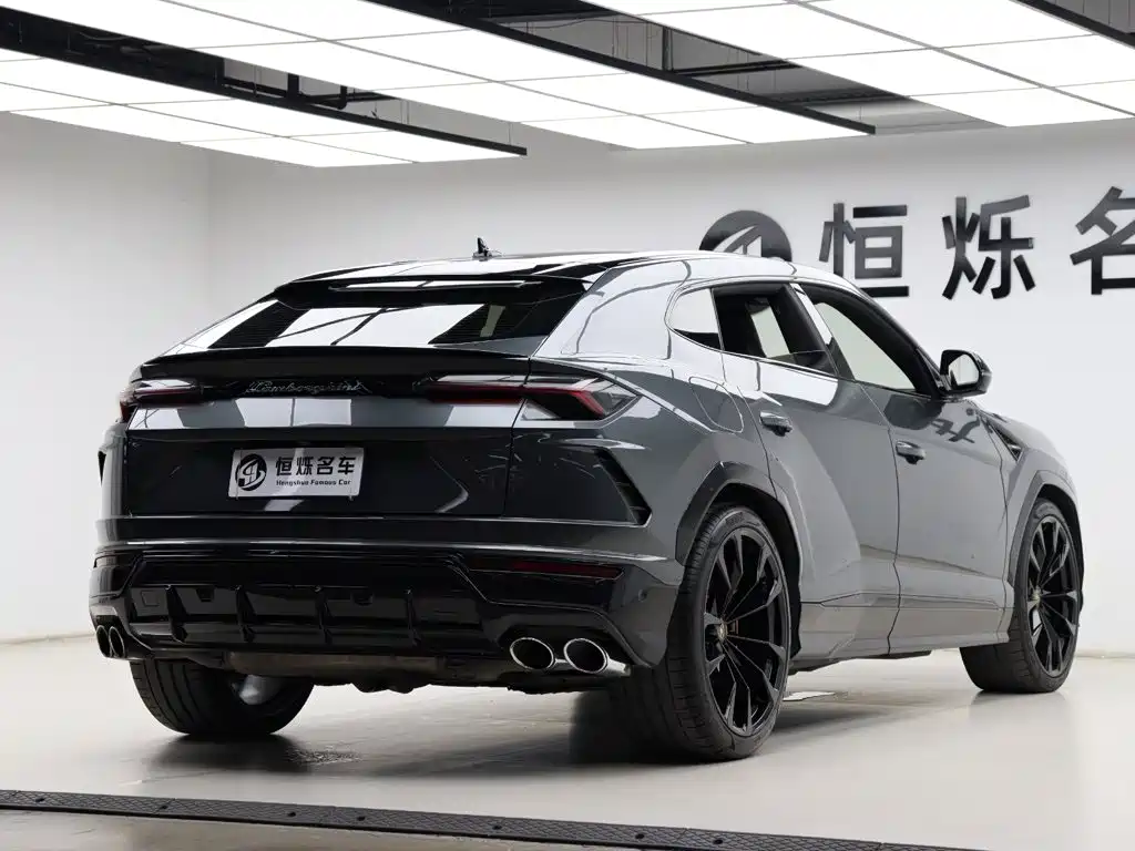 Lamborghini Urus 2019 — фото 31