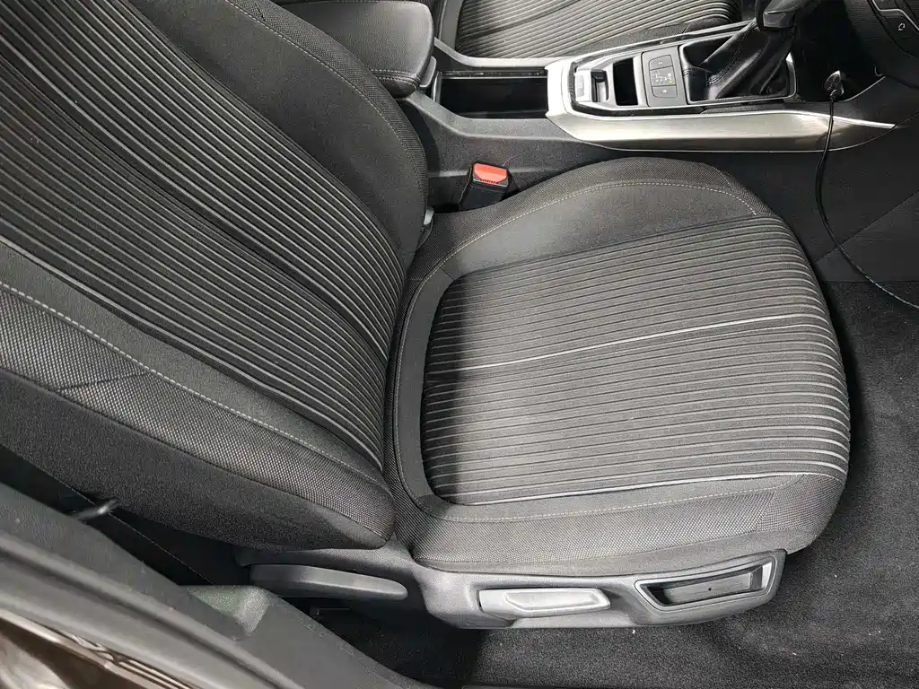 Peugeot 408 2015 — фото 10