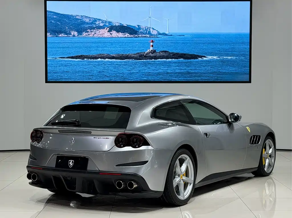 Ferrari GTC4Lusso 2019 — фото 4