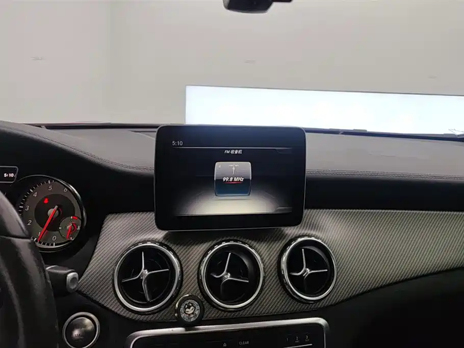 Mercedes-Benz GLA 2017 — фото 13