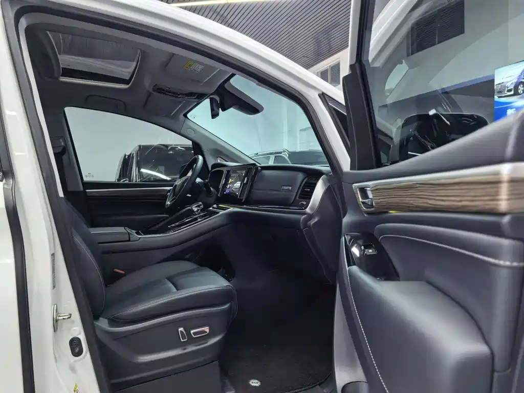 GAC Trumpchi M8 2022 — фото 8