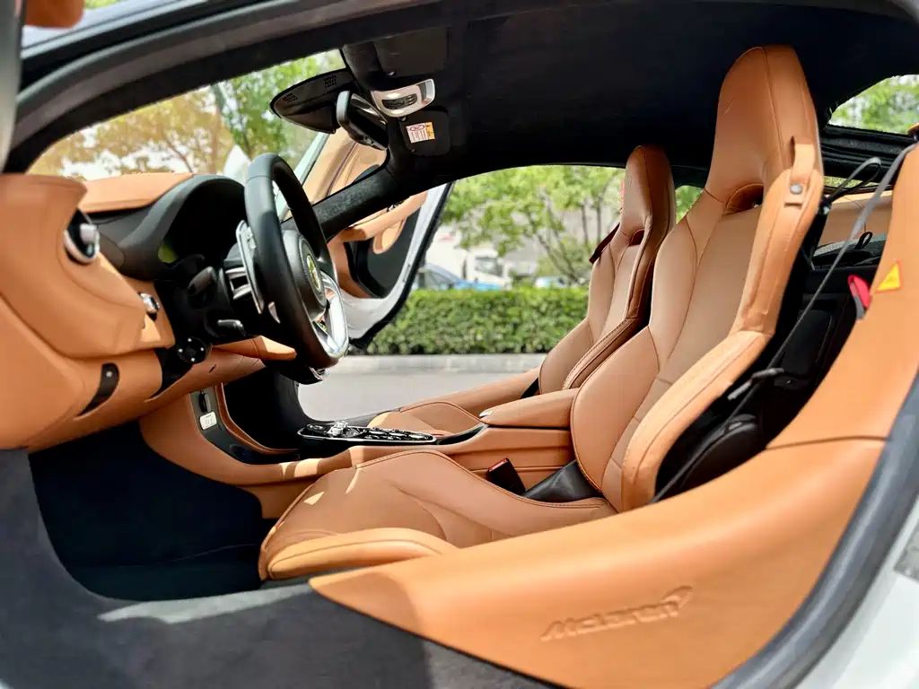 McLaren GT 2023 — фото 13