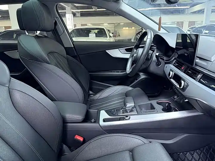 Audi A4L 2020 — фото 15