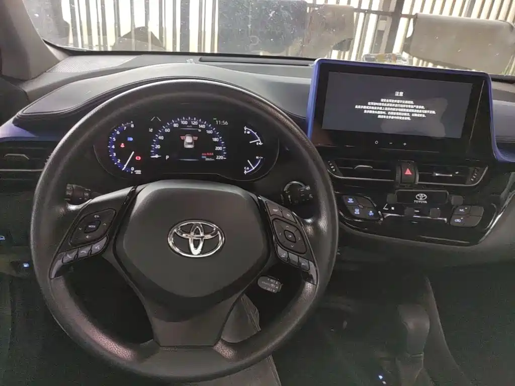 Toyota C-HR 2024 — фото 10