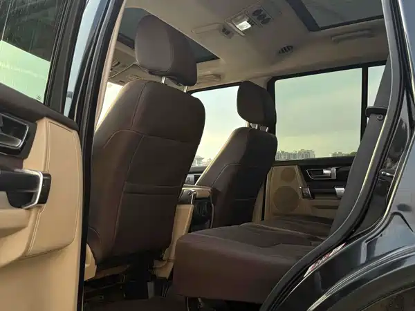 Land Rover Discovery 2010