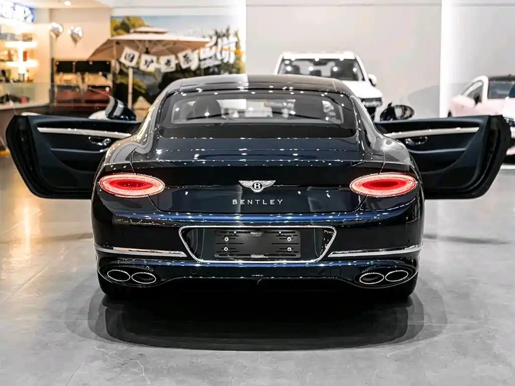 Bentley Continental 2024 — фото 14