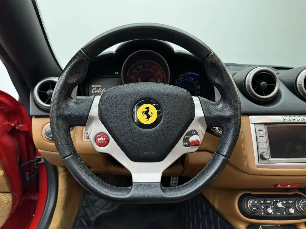 Ferrari California T 2012 — фото 17