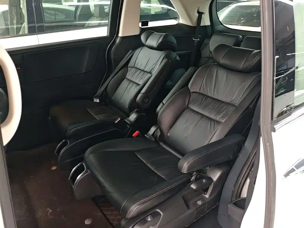 Honda Odyssey 2018 — фото 16