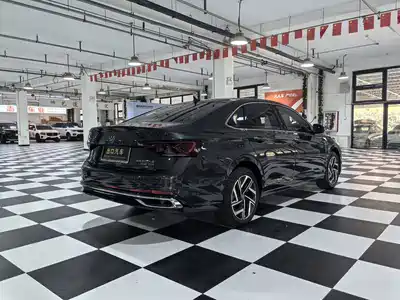 Volkswagen Sagitar 2023