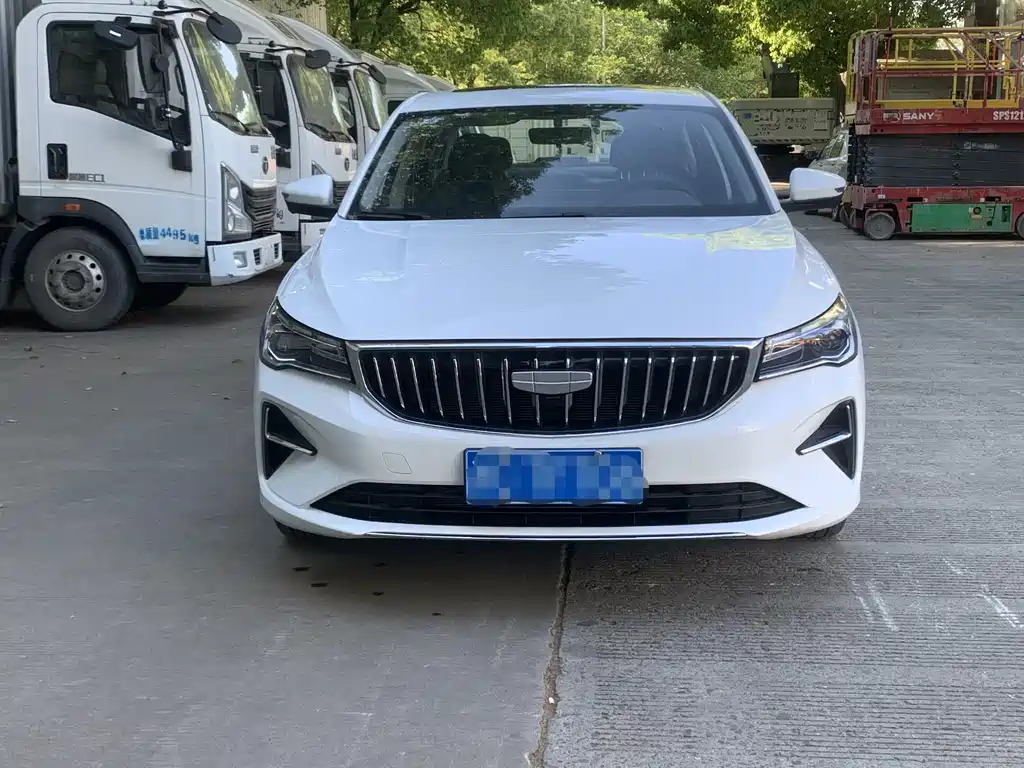 Geely Emgrand 2025