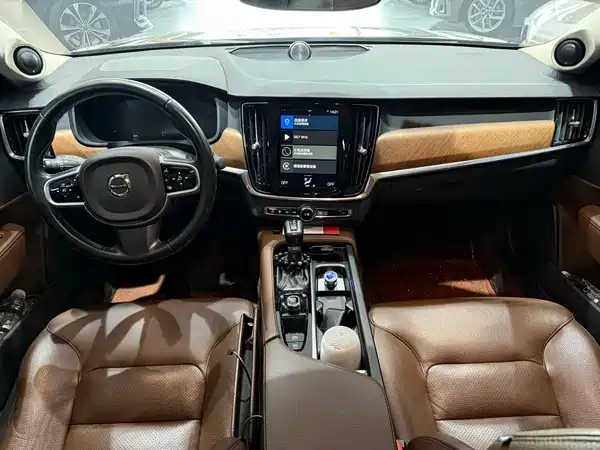 Volvo S90 2019