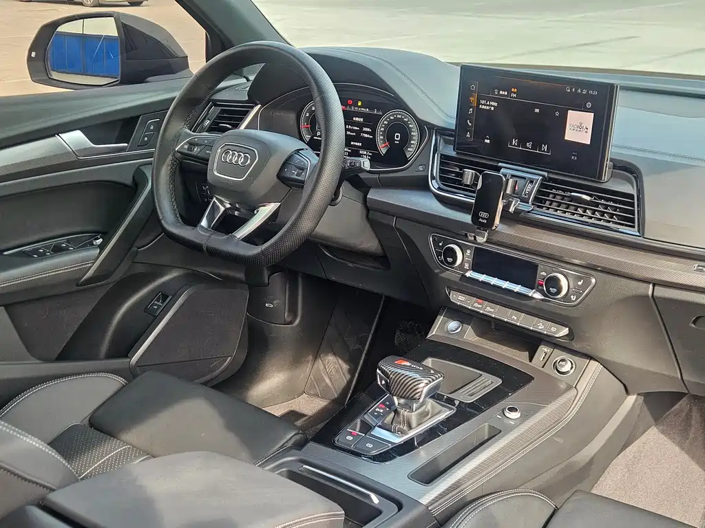 Audi Q5L 2023 — фото 10