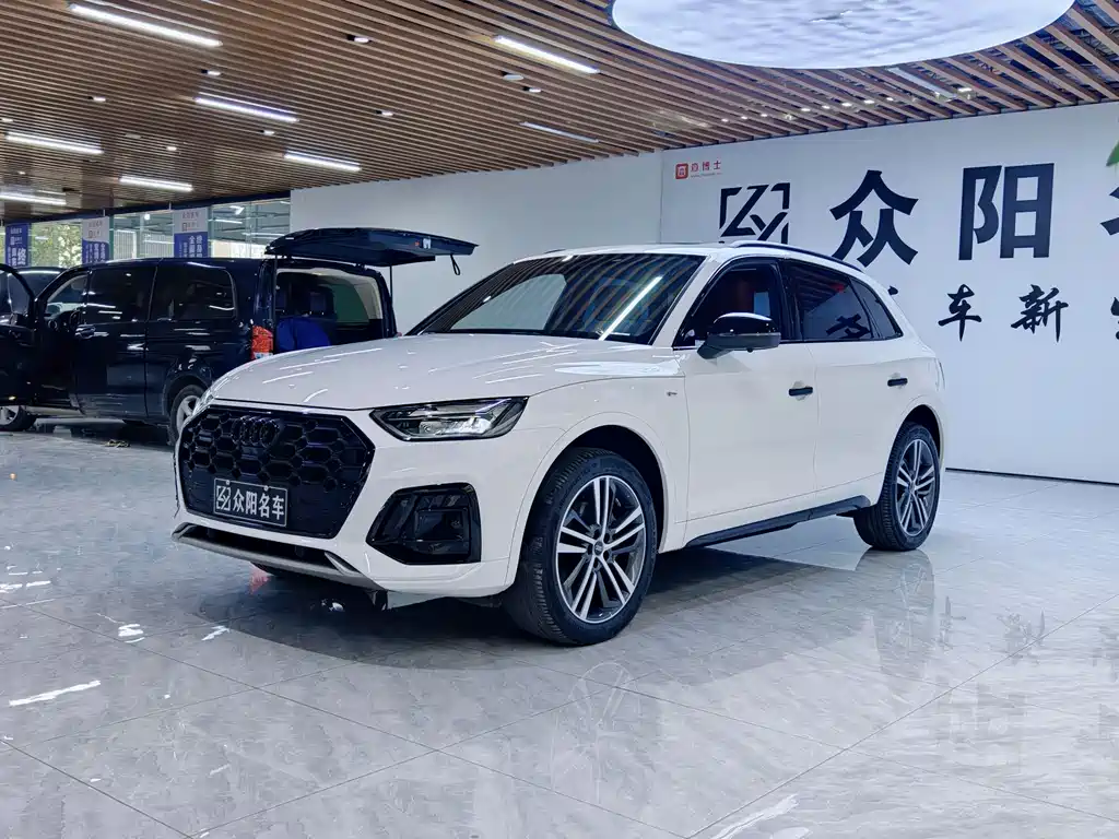 Audi Q5L 2023 — фото 1