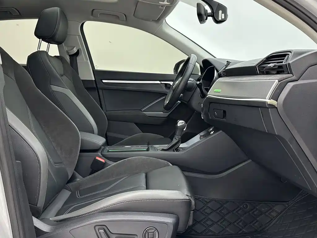 Audi Q3 Sportback 2023 — фото 8